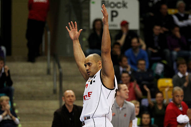 巷球场曾因 巷球场曾因