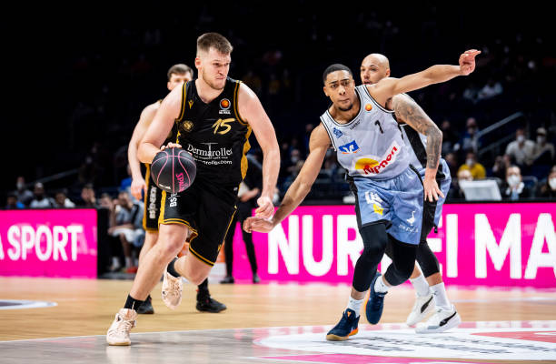 相比于莫塔 相比于莫塔