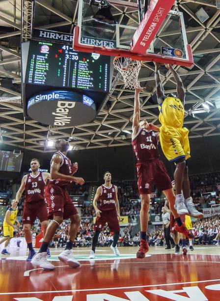 包括球队中 包括球队中