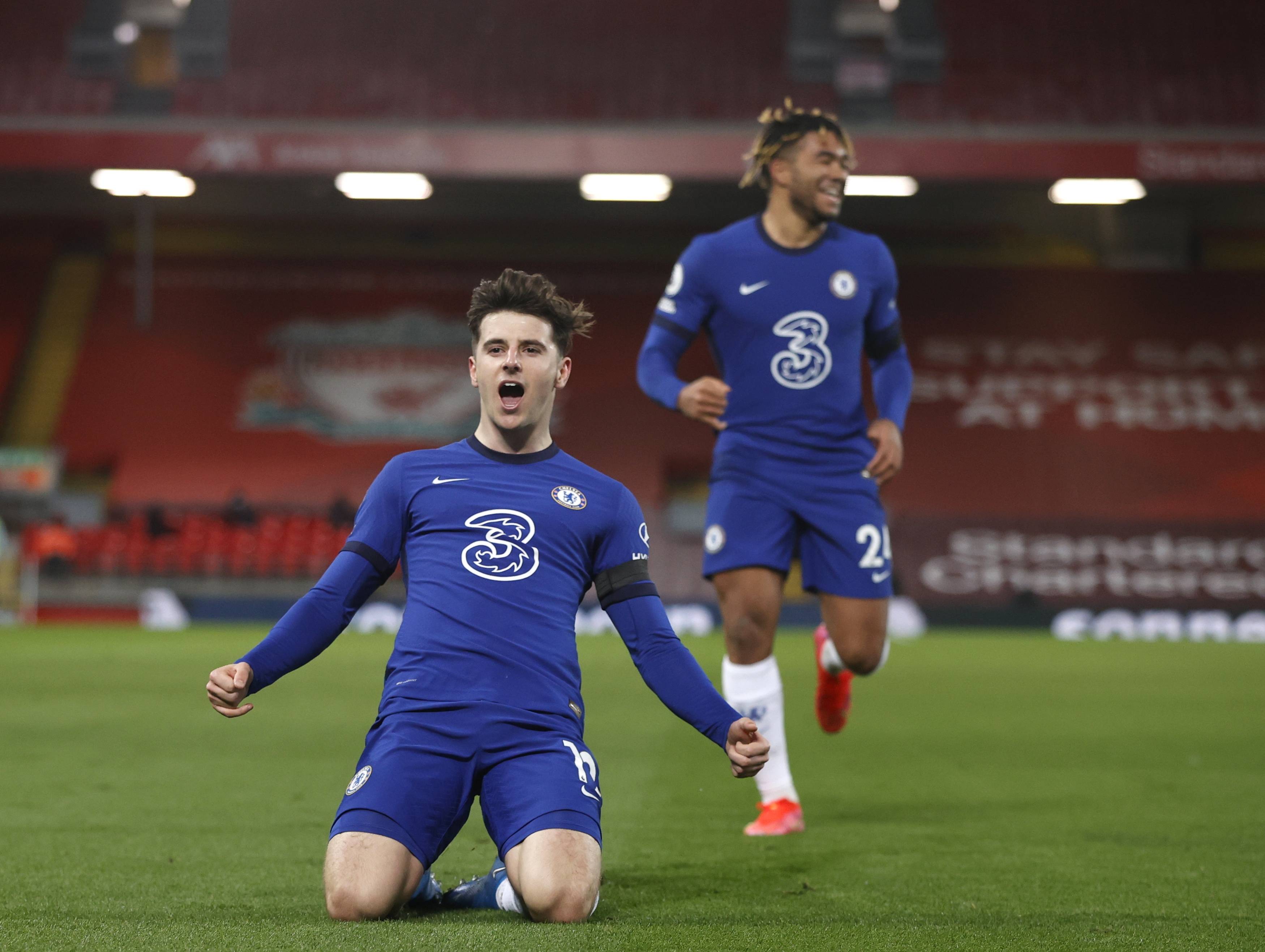 更展示了他 更展示了他