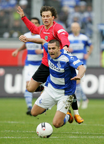 的他来说 的他来说